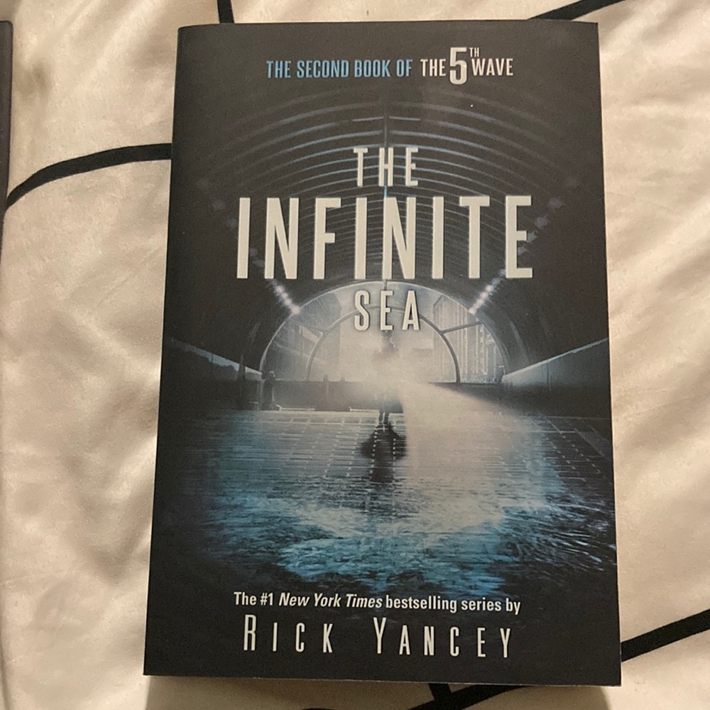 The Infinite Sea by Rick Yancey